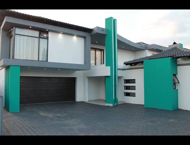 5 BEDROOM HOUSE FOR SALE IN SAVANNAH COUNTRY ESTATE